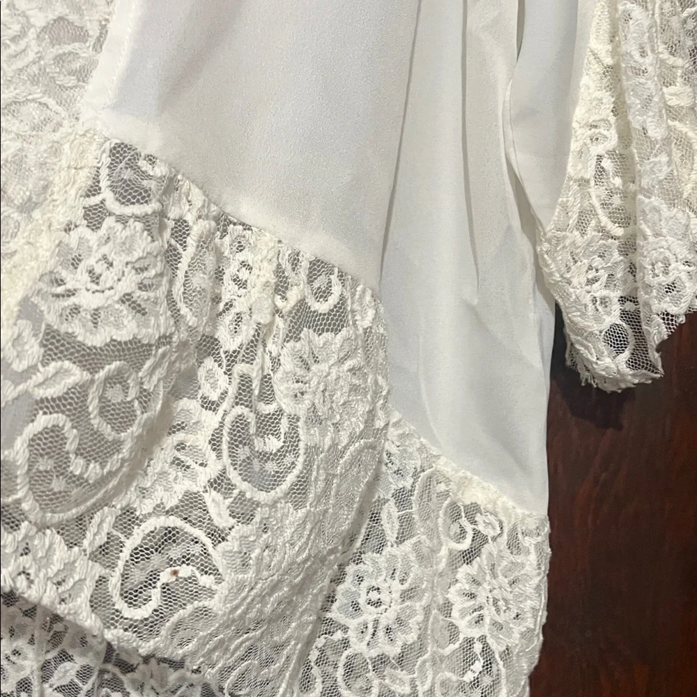 Elegant Cream Lace Kimono Wrap - Picture 2 of 7